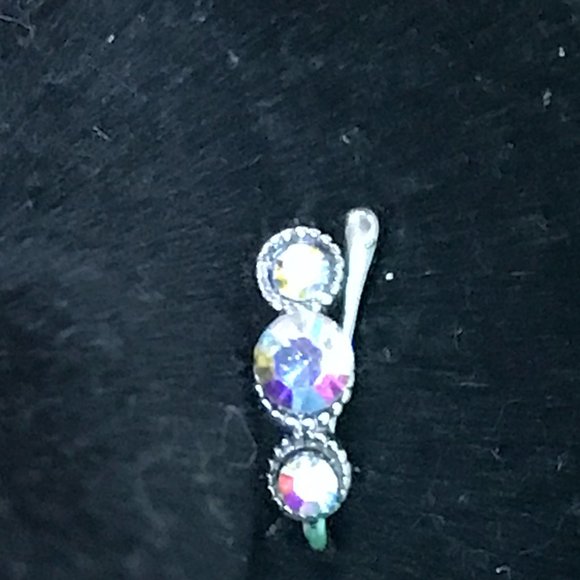 Two Clip On (No piercing needed) Earrings - Picture 7 of 16